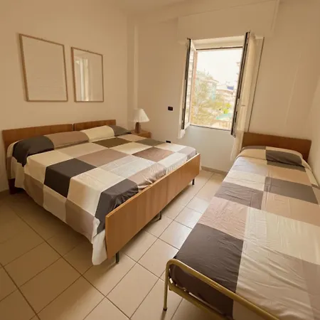 57 Trilocale Sul Mare Lägenhet *